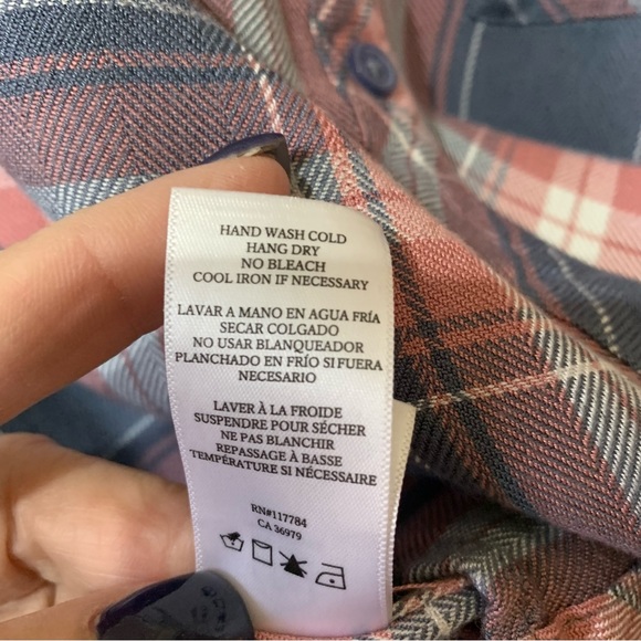 Rails Hunter Classic Button Down Top in Slate Rose White - Picture 11 of 13